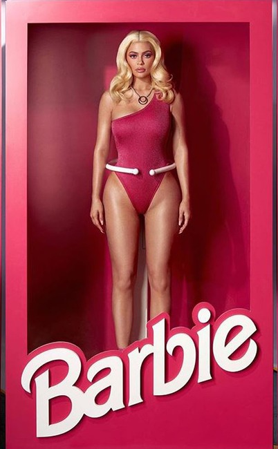 Kylie Jenner, Barbie, Instagram